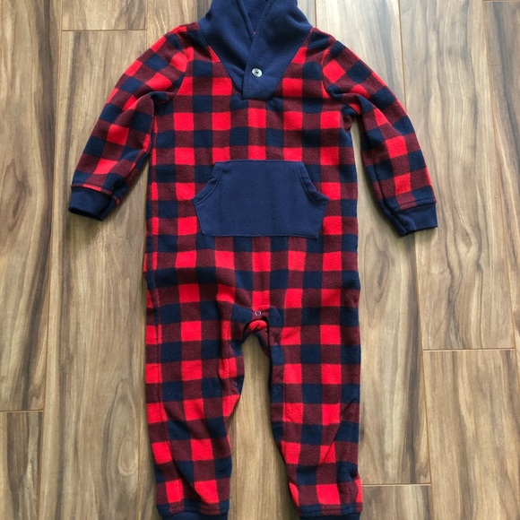 One piece sleeper. Size 18 months. - Picture 1 of 3